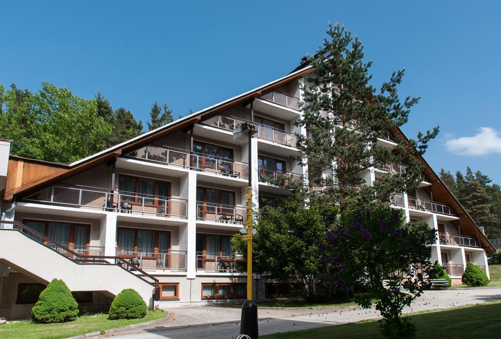 Hotel Radejov Knezdub ภายนอก รูปภาพ