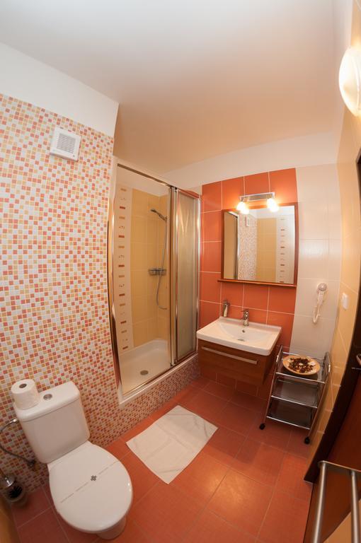 Hotel Radejov Knezdub ภายนอก รูปภาพ